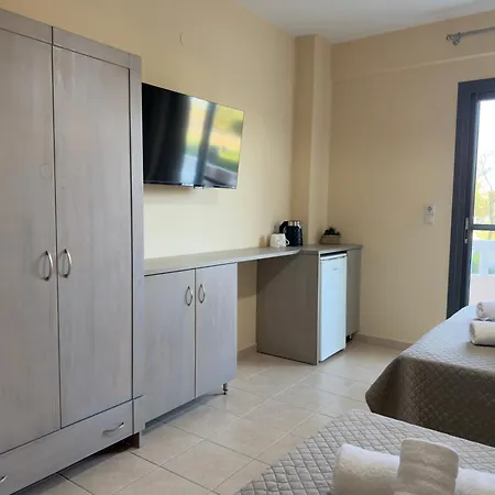 Ino Luxury מלון דירות Paralía