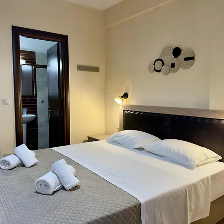 מלון דירות Ino Luxury 3*