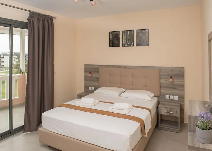 מלון דירות Ino Luxury Paralía